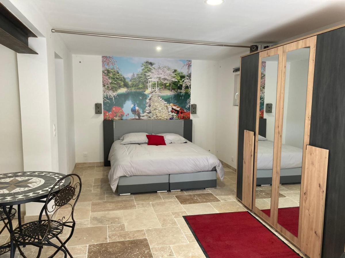 Le Studio D Aurelie Avec Spa Ete En Pleine Campagne Et Proche De Toute Commodite Roquemaure  Extérieur photo