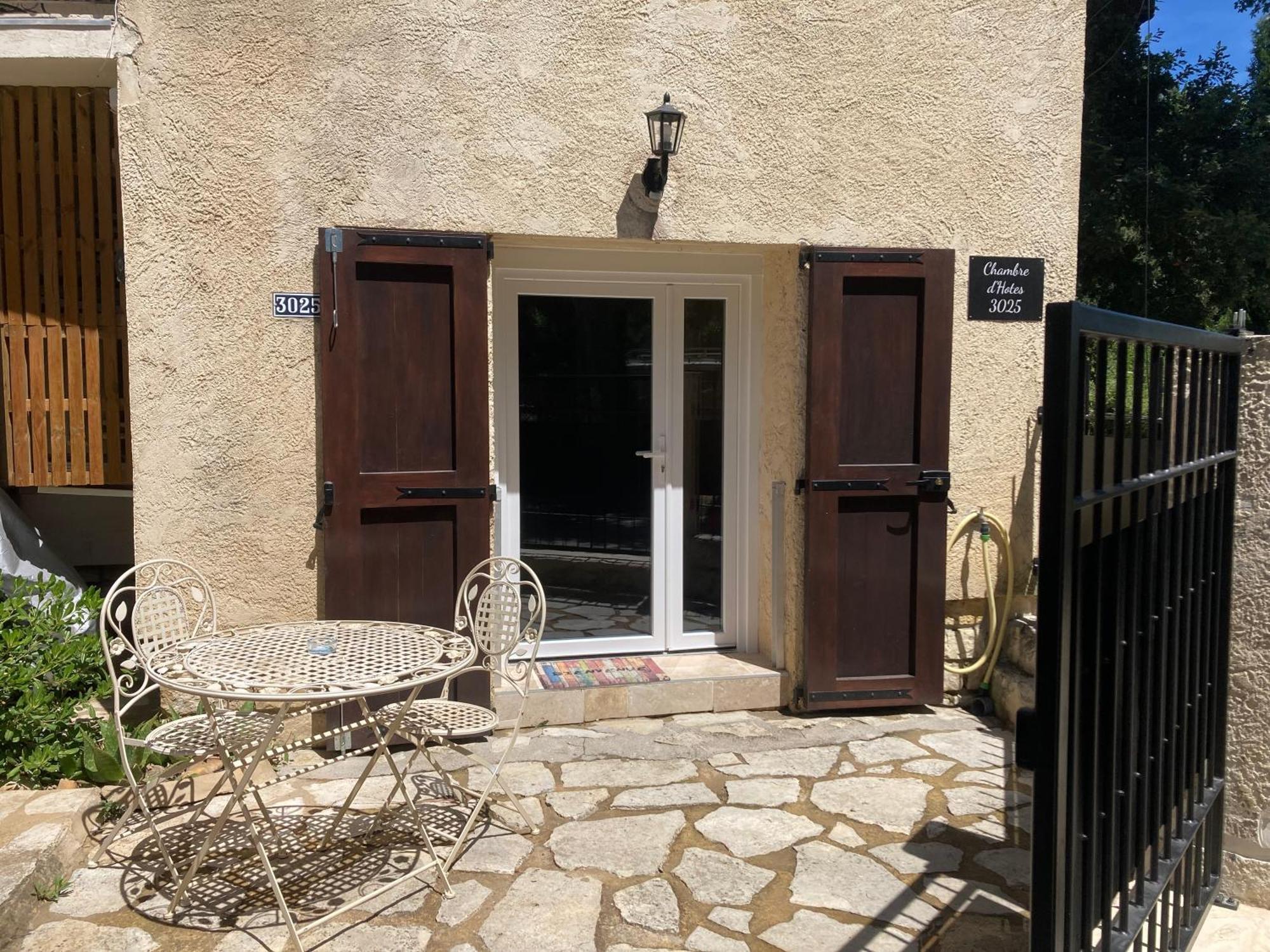 Le Studio D Aurelie Avec Spa Ete En Pleine Campagne Et Proche De Toute Commodite Roquemaure  Extérieur photo